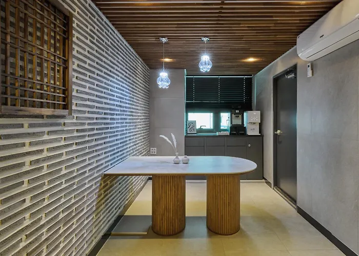 N Joy Hostel Seoul